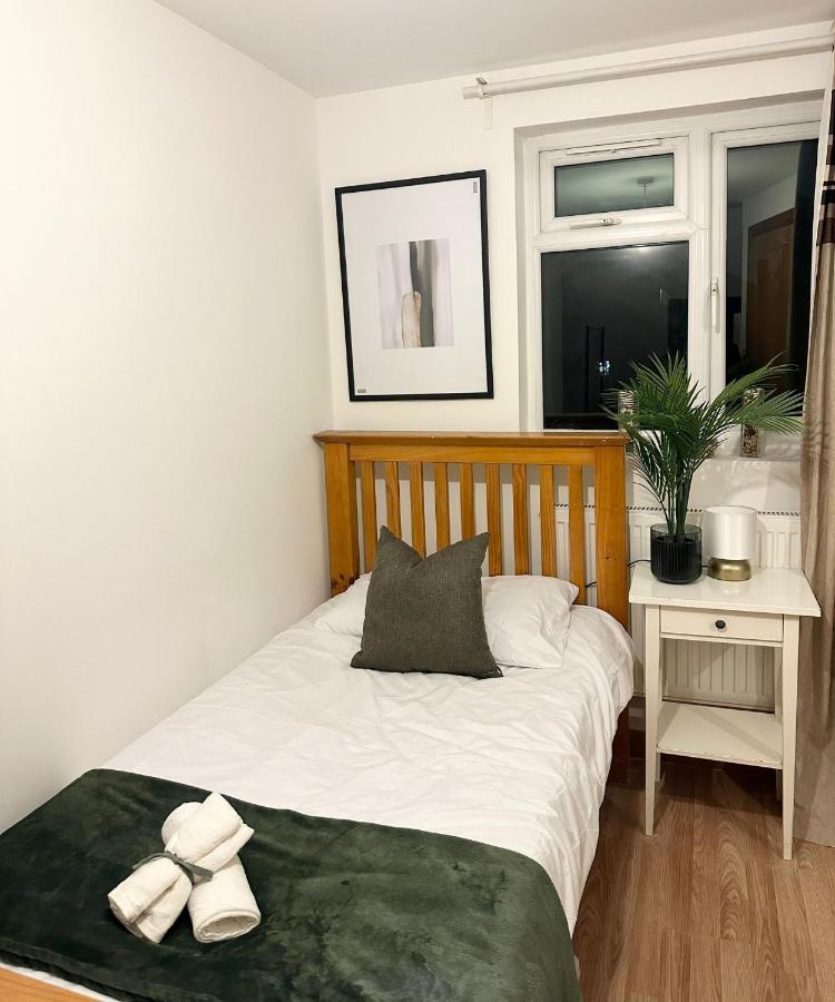 Relaxing Room In Spacious House London Luaran gambar