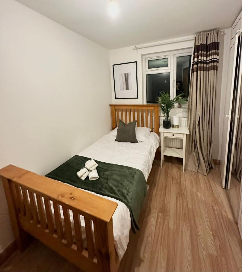 Relaxing Room In Spacious House London Luaran gambar